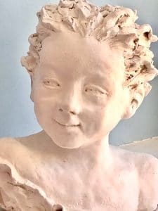 Buste de jeune femme