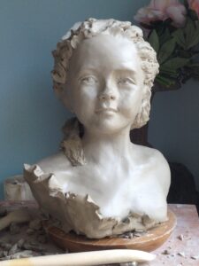 Buste de jeune fille